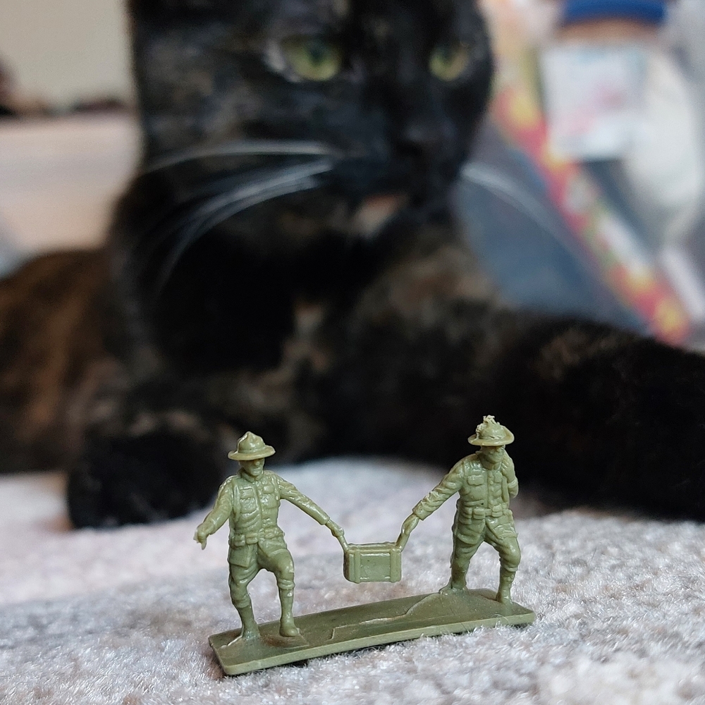 Vintage 30pc mixed plastic toy soldiers